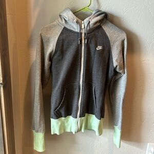 Nike women’s small hooded zipper sweatshirt
